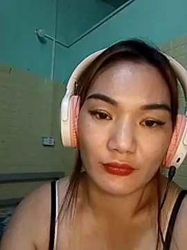 Snapshot of Voiva11 chatting on 4, 7, 2026 Voiva11 online show from 4, 7, 2026