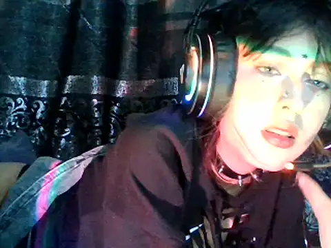 kittenpasive30 online show from 14, 6, 2026