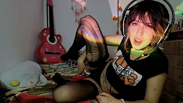 kittenpasive30 online show from 21, 7, 2026