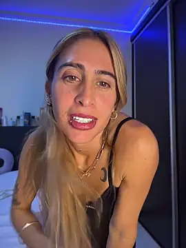 Snapshot of NicoleWilder chatting on 19, 6, 2026 NicoleWilder online show from 19, 6, 2026