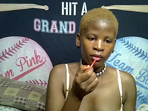 Snapshot of Queen_slay2 chatting on 7, 7, 2026 Queen slay2 online show from 7, 7, 2026