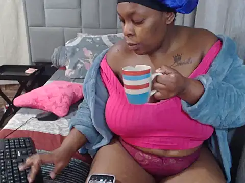 Snapshot of Wifey_Amanda chatting on 7, 7, 2026 Wifey Amanda online show from 7, 7, 2026