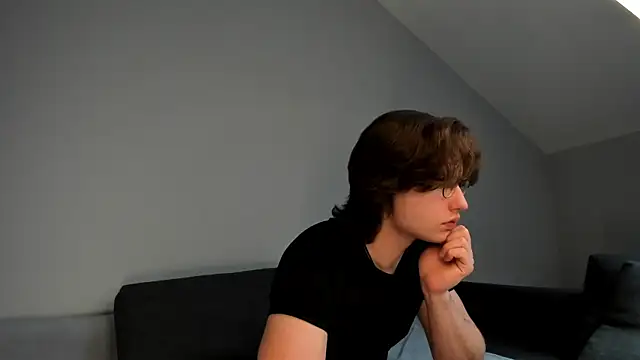 Snapshot of Valo_Cross chatting on 14, 6, 2026 Valo Cross online show from 14, 6, 2026