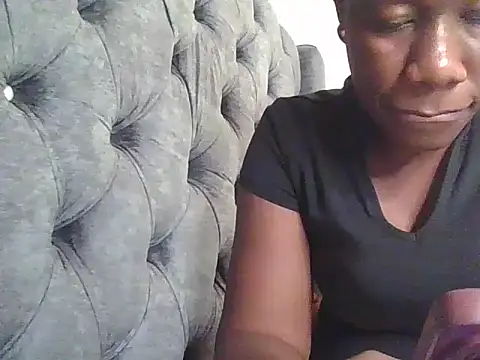 Snapshot of SWEET-SHERRYL chatting on 4, 7, 2026 SWEET-SHERRYL online show from 4, 7, 2026
