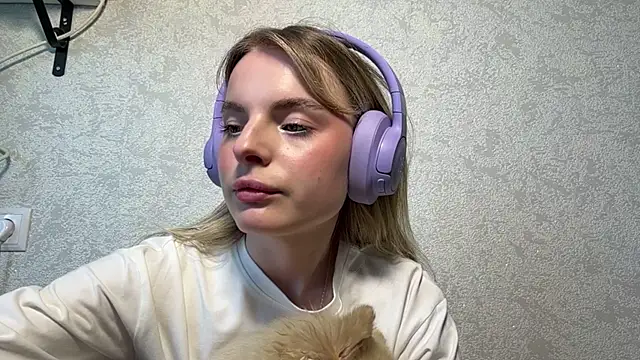 TeodoraBinney online show from 19, 6, 2026