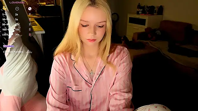 Snapshot of viyy chatting on 14, 7, 2026 viyy online show from 14, 7, 2026