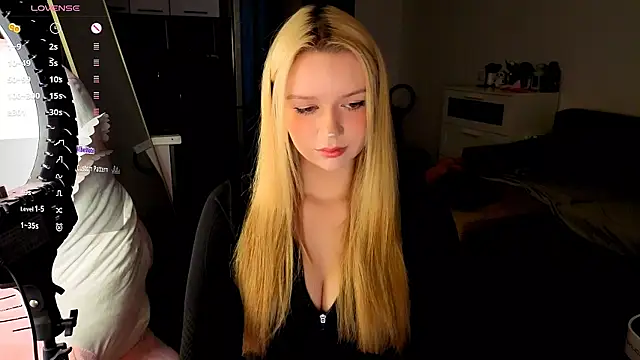 Snapshot of viyy chatting on 18, 7, 2026 viyy online show from 18, 7, 2026