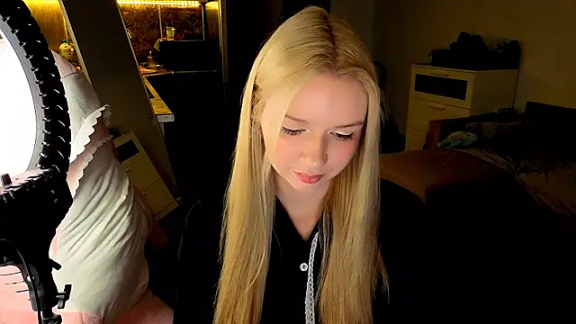 Snapshot of viyy chatting on 28, 7, 2026 viyy online show from 28, 7, 2026