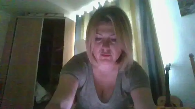 ElenaLove888 online show from 15, 6, 2026