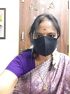 Snapshot of Tamil_white_beauty chatting on 18, 7, 2026 Tamil white beauty online show from 18, 7, 2026