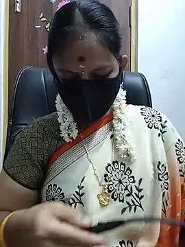 Snapshot of Tamil_white_beauty chatting on 4, 8, 2026 Tamil white beauty online show from 4, 8, 2026