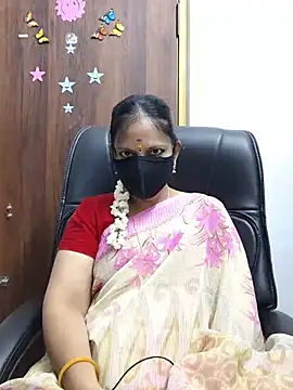 Snapshot of Tamil_white_beauty chatting on 5, 8, 2026 Tamil white beauty online show from 5, 8, 2026