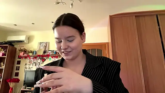 TamekiaKeenom online show from 15, 6, 2026