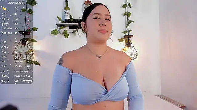Snapshot of aisha_duque_ chatting on 25, 6, 2026 aisha duque online show from 25, 6, 2026