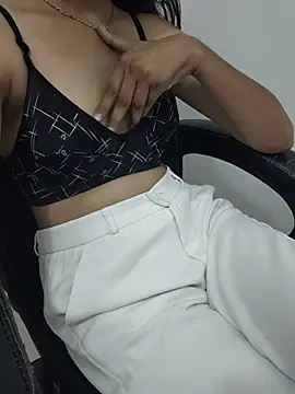 Snapshot of Ritika_jha01 chatting on 20, 6, 2026 Ritika jha01 online show from 20, 6, 2026