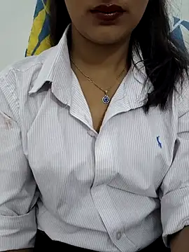 Snapshot of Ritika_jha01 chatting on 8, 7, 2026 Ritika jha01 online show from 8, 7, 2026