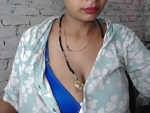 NottyMomo online show from 17, 6, 2026