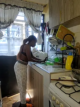 Snapshot of savage_bria chatting on 7, 7, 2026 savage bria online show from 7, 7, 2026