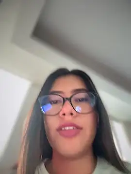 Saracalderon online show from 16, 6, 2026
