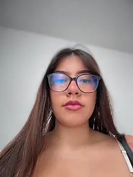Saracalderon online show from 17, 6, 2026