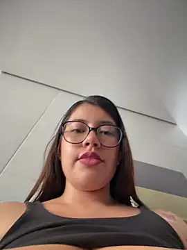Saracalderon online show from 28, 7, 2026