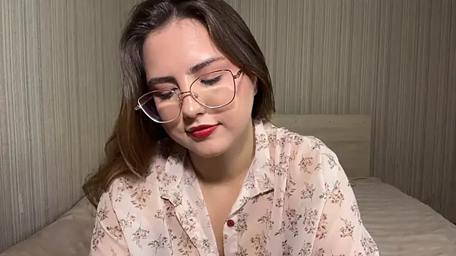 Mina Aston online show from 8, 7, 2026