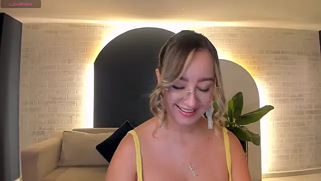Snapshot of NovaSinclairX chatting on 2, 7, 2026 NovaSinclairX online show from 2, 7, 2026
