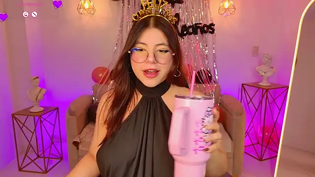 Snapshot of MilaCravee chatting on 23, 7, 2026 MilaCravee online show from 23, 7, 2026