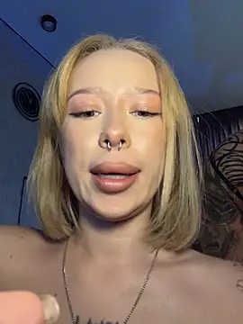 Snapshot of MaryChanXO chatting on 25, 6, 2026 MaryChanXO online show from 25, 6, 2026