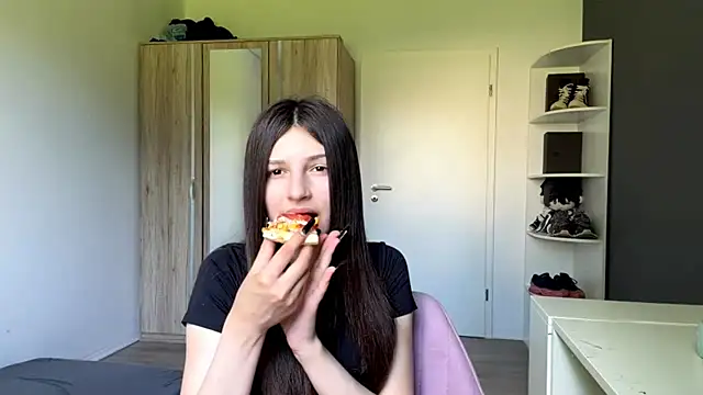 Snapshot of SpanishRooter chatting on 22, 6, 2026 SpanishRooter online show from 22, 6, 2026