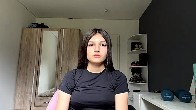 Snapshot of SpanishRooter chatting on 7, 7, 2026 SpanishRooter online show from 7, 7, 2026