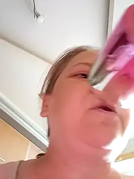-ELLILOVE- online show from 28, 6, 2026