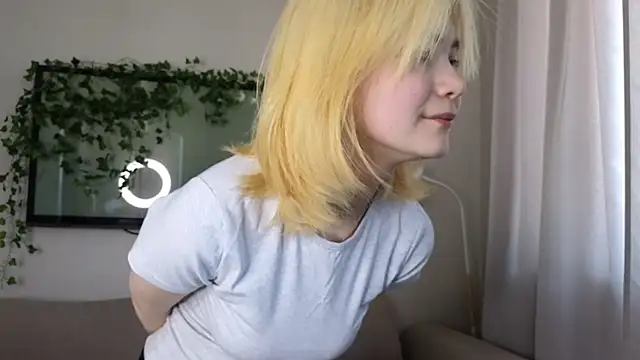 Emily Miu online show from 16, 6, 2026