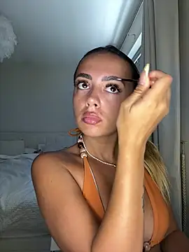 Harrietbronzex online show from 26, 6, 2026