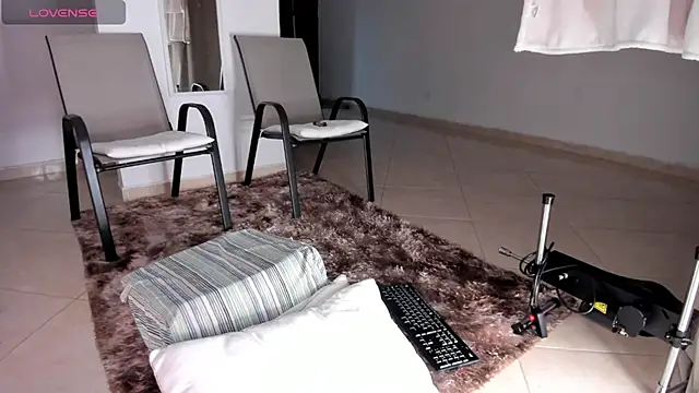 Snapshot of SUZZAN-R chatting on 22, 6, 2026 SUZZAN-R online show from 22, 6, 2026