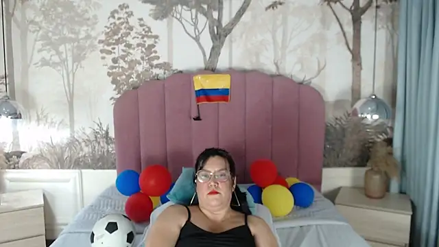 Snapshot of Sallydickinson chatting on 2, 7, 2026 Sallydickinson online show from 2, 7, 2026