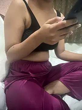 Snapshot of Kyaara_sexy6 chatting on 8, 7, 2026 Kyaara sexy6 online show from 8, 7, 2026