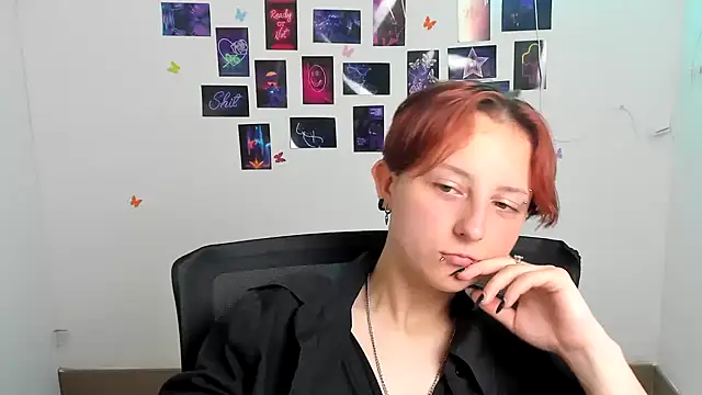 Dilara Kiss  online show from 25, 6, 2026