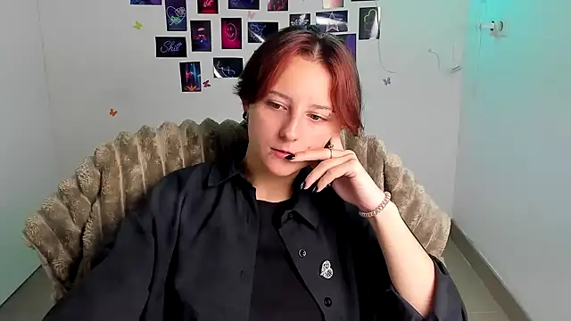 Dilara Kiss  online show from 3, 8, 2026