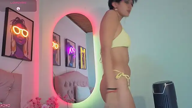 Sophie Mcgreen online show from 17, 6, 2026