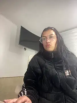 GabyLopez Pink online show from 4, 8, 2026