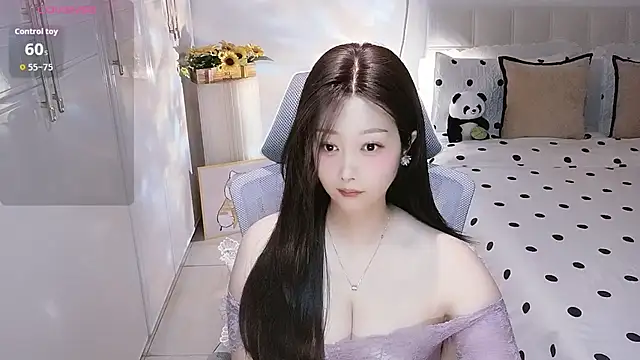Snapshot of Angelucky- chatting on 3, 8, 2026 Angelucky- online show from 3, 8, 2026