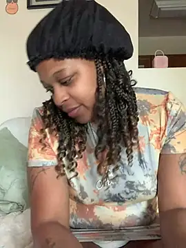 Snapshot of HypnotiqVibez chatting on 17, 7, 2026 HypnotiqVibez online show from 17, 7, 2026