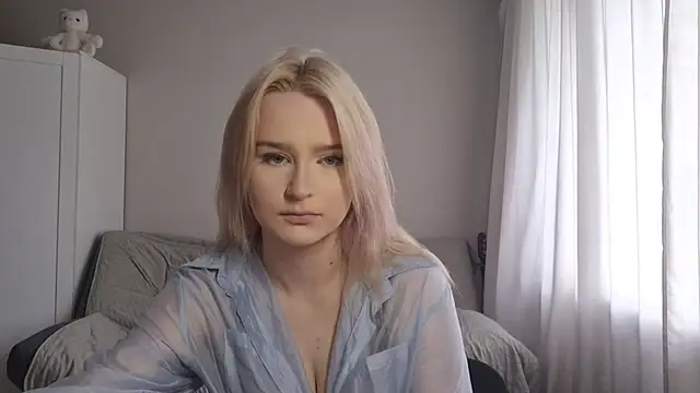 Snapshot of BloomMoon chatting on 20, 7, 2026 BloomMoon online show from 20, 7, 2026