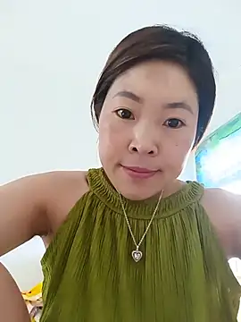 Snapshot of Emxinh-milo chatting on 12, 7, 2026 Emxinh-milo online show from 12, 7, 2026