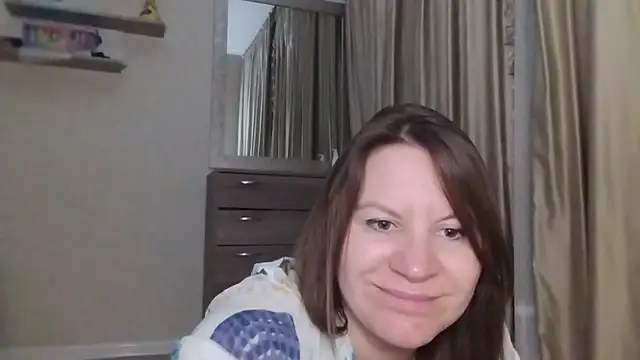 Snapshot of Lauralison chatting on 2, 7, 2026 Lauralison online show from 2, 7, 2026