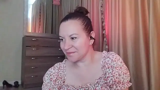 Snapshot of Lauralison chatting on 18, 7, 2026 Lauralison online show from 18, 7, 2026
