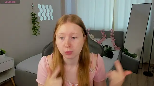 Snapshot of LiliTiny chatting on 24, 7, 2026 LiliTiny online show from 24, 7, 2026