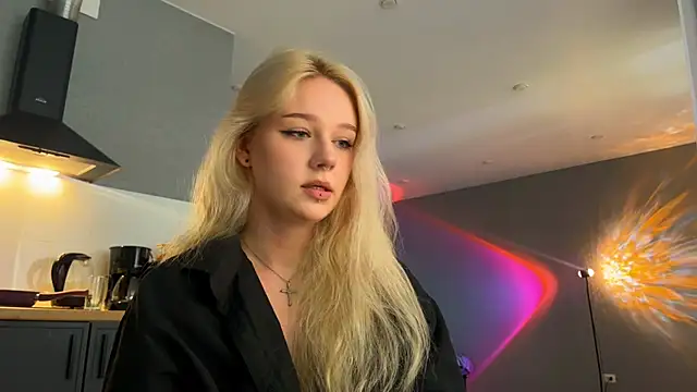 Snapshot of MichelleMargiela chatting on 7, 8, 2026 MichelleMargiela online show from 7, 8, 2026
