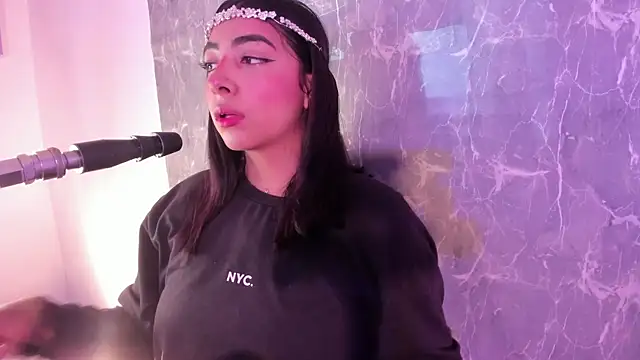 cherry skinnyy  online show from 21, 7, 2026